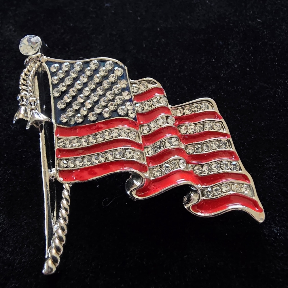 Fashion Jewelry Red, Blue and Silver Rhinestone Flag Brooch🇺🇲
